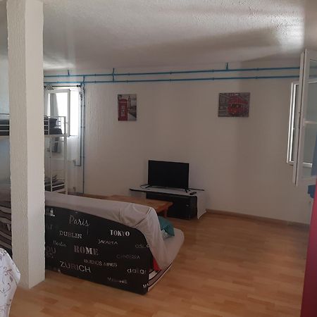 Apartmán Gogo Location 1 Forest-Saint-Julien Exteriér fotografie